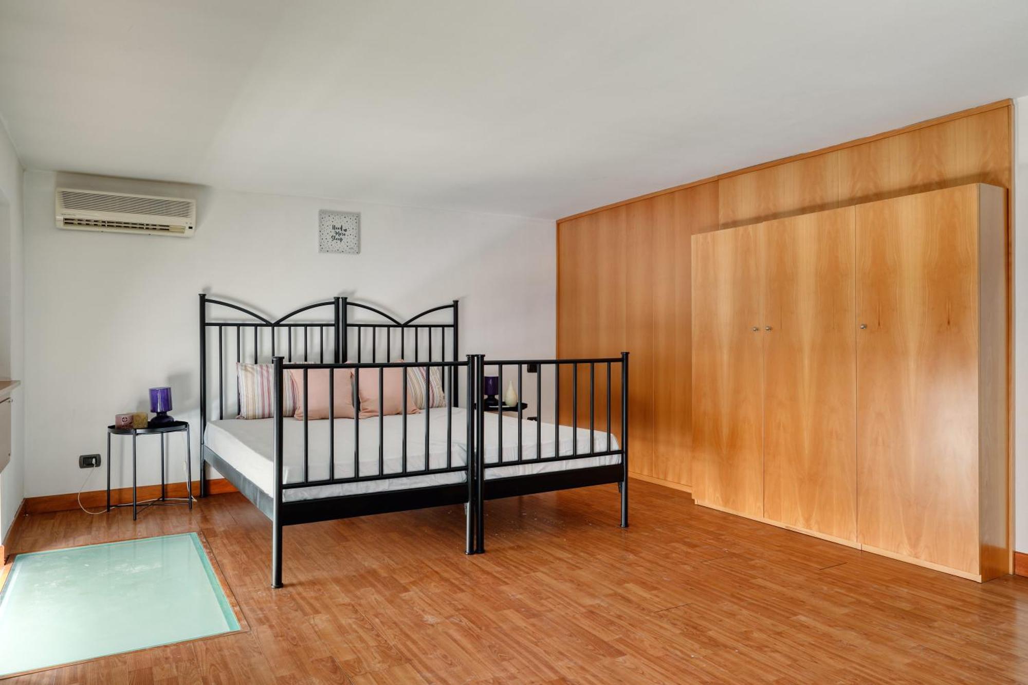 Luigi Bocconi 6 Pax Appartement